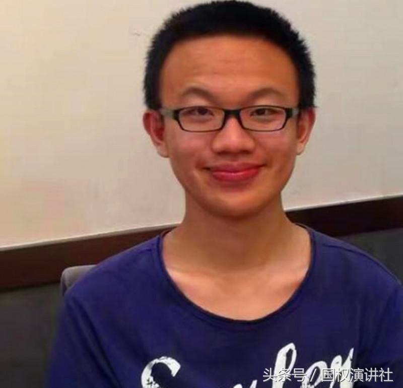 申奥2017高考706分，理科状元用只能接打电话的普通手机