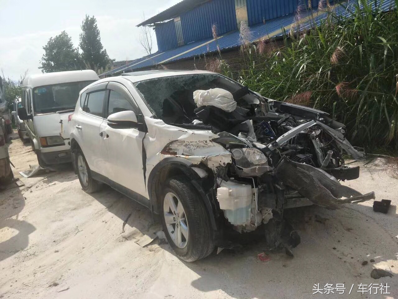 汽配人的一天（69）：2013款RAV4，车头事故回收拆解