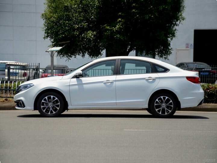 东风景逸s50 2.0l手动豪华型价格相应降低了10000元