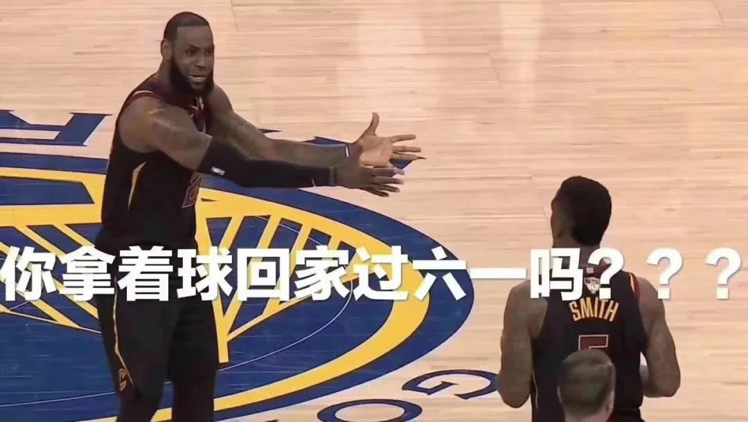 为什么nba绝杀不去篮下(总决赛G1，JR史密斯为什么最后一球篮下离奇不投？答案在这里)