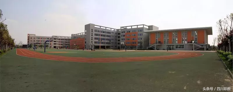 成都这些学校的学生，凭什么就能比别人少读一年就能上大学！