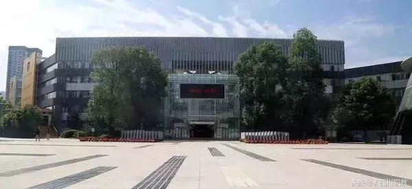 成都这些学校的学生，凭什么就能比别人少读一年就能上大学！