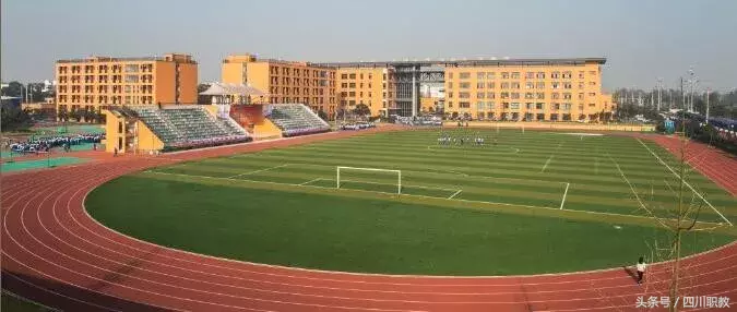 成都这些学校的学生，凭什么就能比别人少读一年就能上大学！