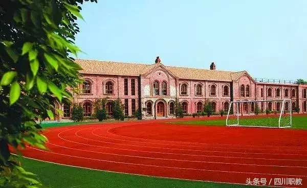 成都这些学校的学生，凭什么就能比别人少读一年就能上大学！