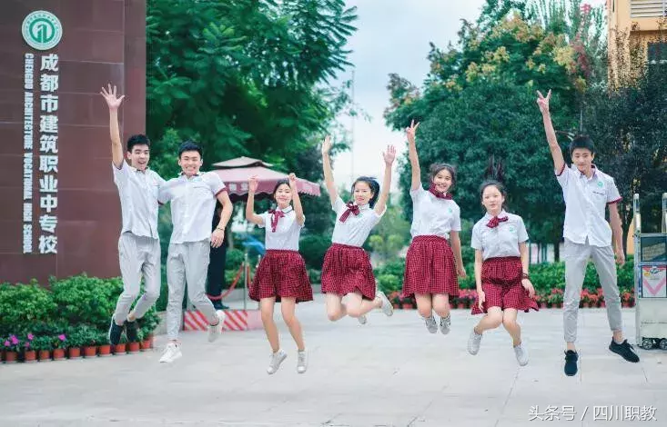 成都这些学校的学生，凭什么就能比别人少读一年就能上大学！