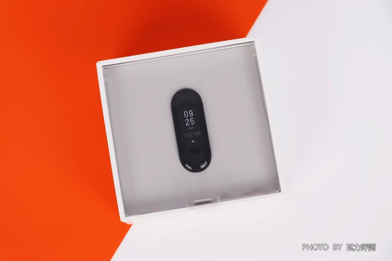 小米手环3评测 充电的时候遇到了小问题