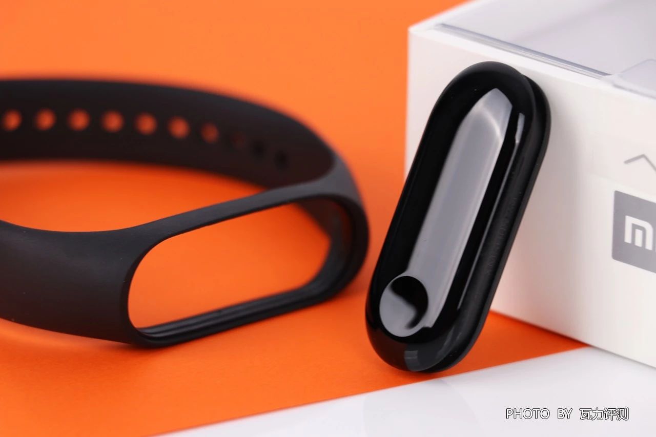 小米手环3评测 充电的时候遇到了小问题