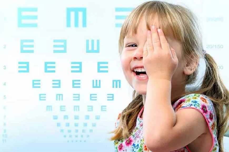 宝宝多大视力和大人一样？了解视力发育过程，预防宝宝眼睛受伤！