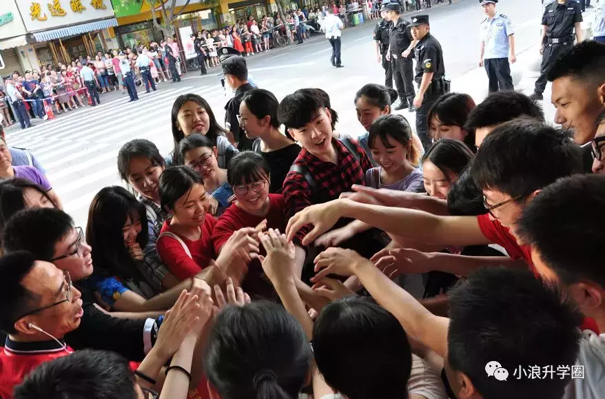 刚刚，2018四川高考作文题目出炉！材料作文，围绕三个标语写作！