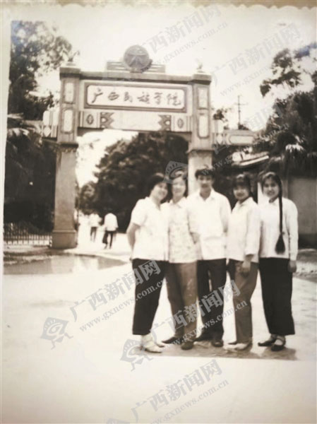 1977年恢复高考，考生在换试题在变……“高考”却是永恒的回忆