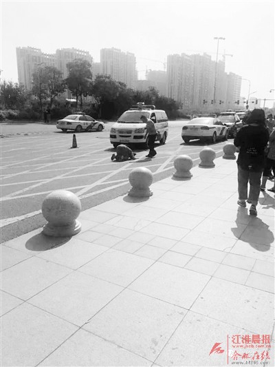 高考首日有走错考场的，还有拿着母亲身份证进考场的……