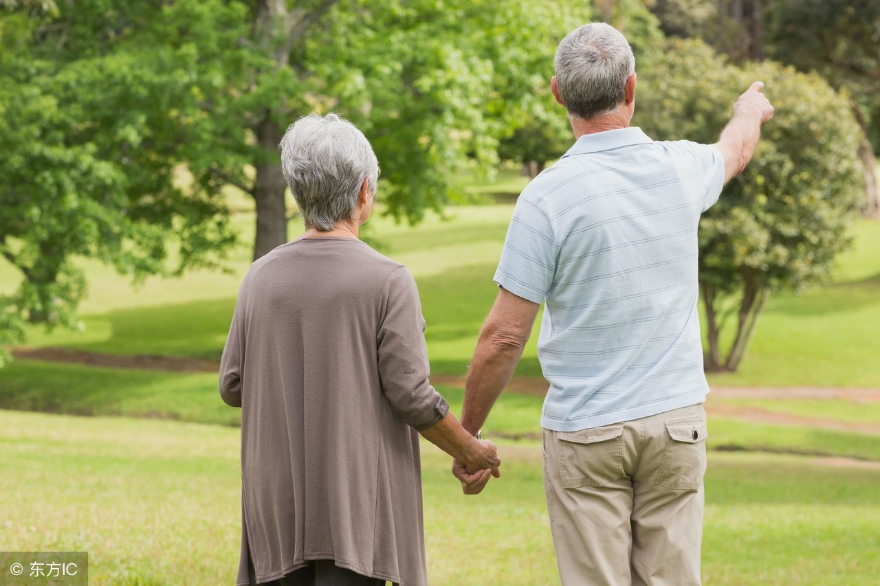 等有一天,我老了,牵着你的手,退出红尘,一起看夕阳西下!