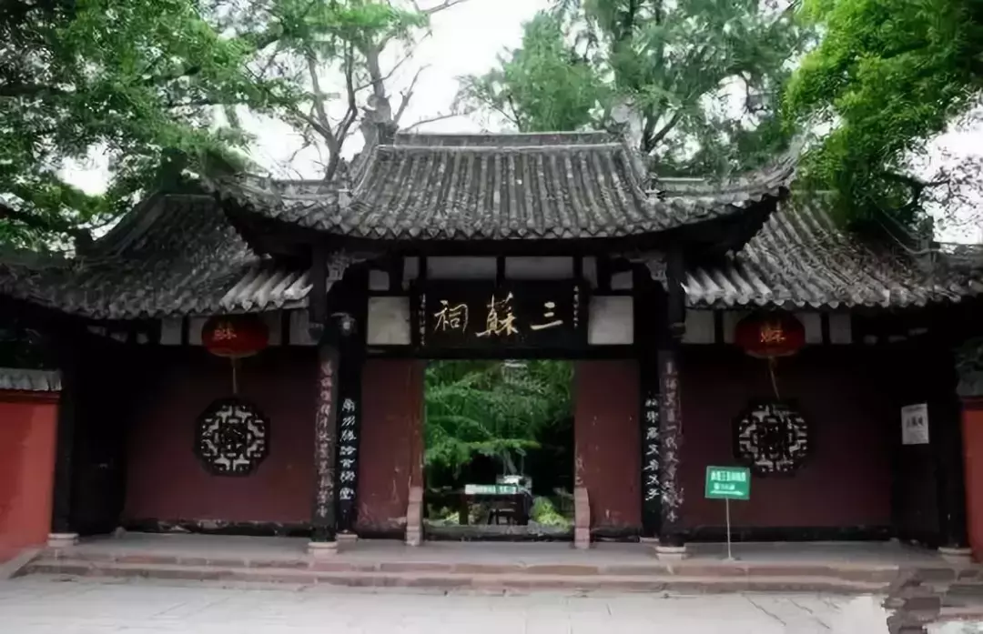 不自驾也能嗨遍四川!55个景区都有直通车了,在成都就能坐!