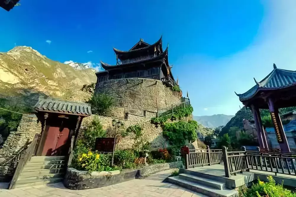 不自驾也能嗨遍四川!55个景区都有直通车了,在成都就能坐!