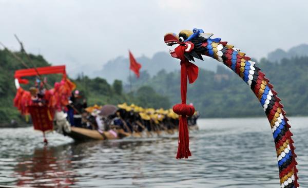中国民间传统习俗==独木龙舟节