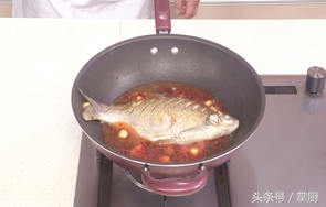 武昌鱼这样做，肉质鲜嫩，味道鲜美，做法简单！