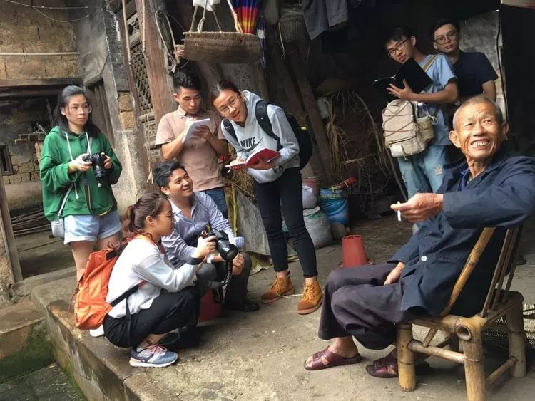 第一书记携手300多位高校师生，在千年古村里燃起艺术的火花