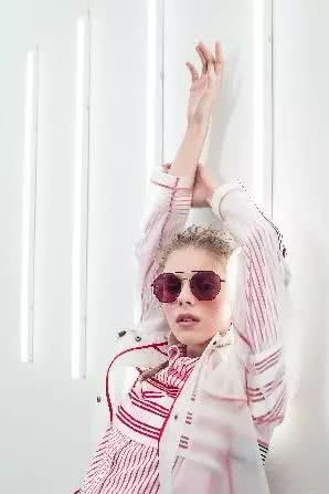 约在黄冈万达，见你 aojo生活眼镜，总有一款适合你