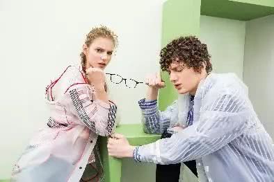 约在黄冈万达，见你 aojo生活眼镜，总有一款适合你