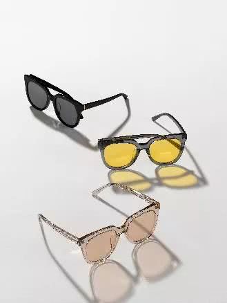 约在黄冈万达，见你 aojo生活眼镜，总有一款适合你