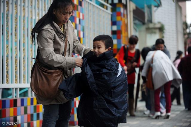 看完这些幼儿园老师的心声，你还为工作忙而最后一个去接孩子吗？