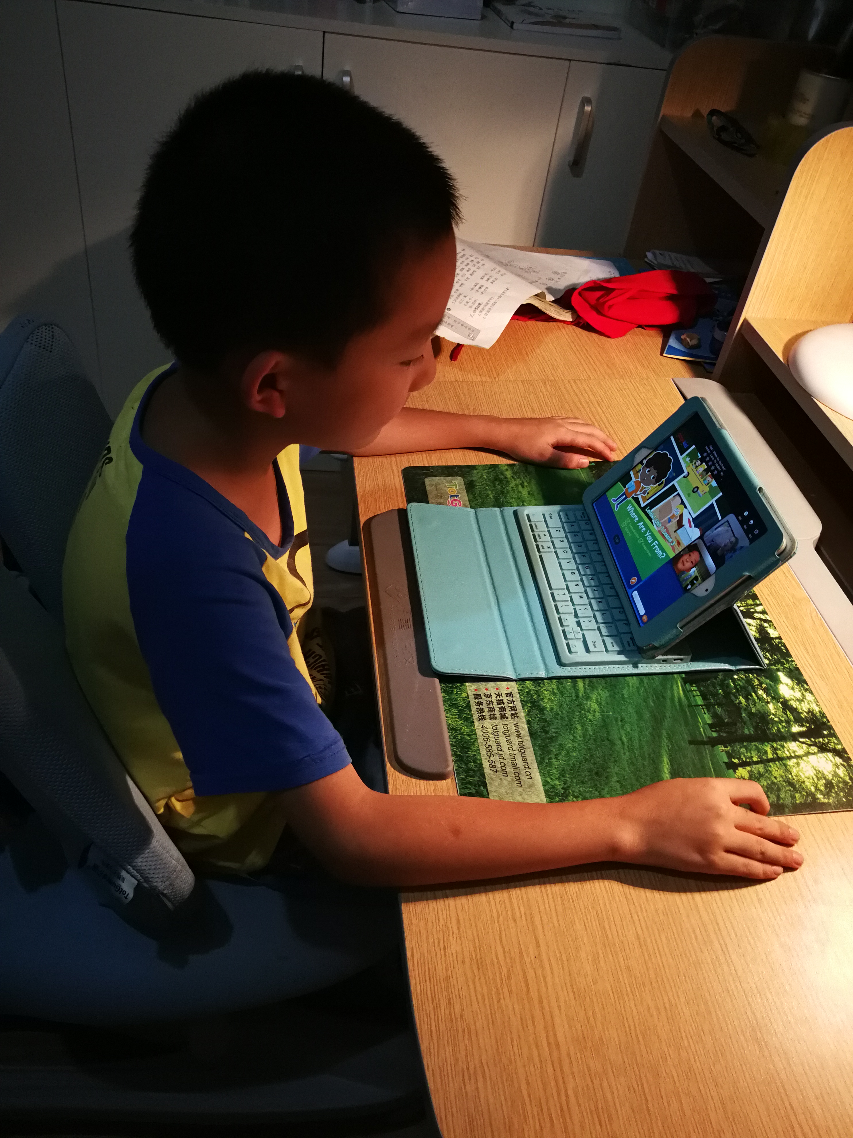 面对琳琅满目的少儿英语培训班，我们该怎样选择？