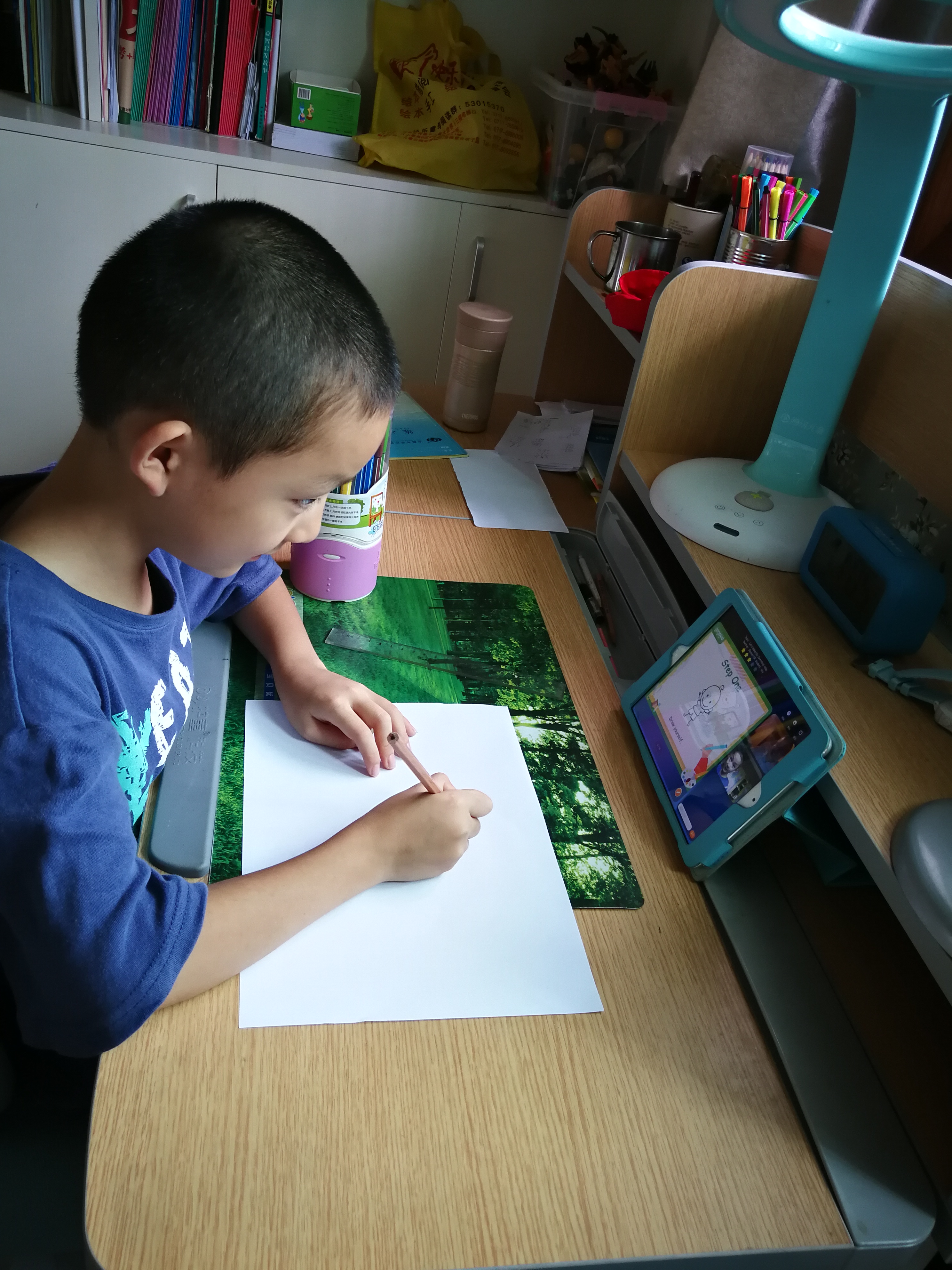 面对琳琅满目的少儿英语培训班，我们该怎样选择？