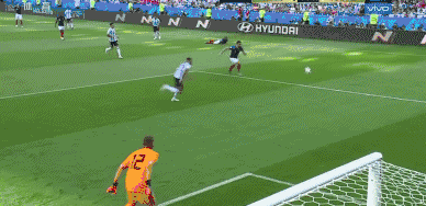 半场:格列兹曼点射迪马利亚世界波扳平,法国1-1阿根廷