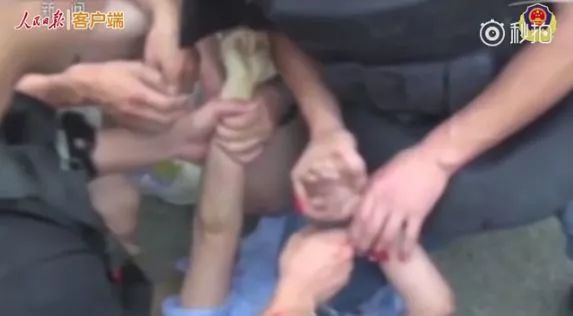 七一前夕：八段汽车三角架背后的动人故事