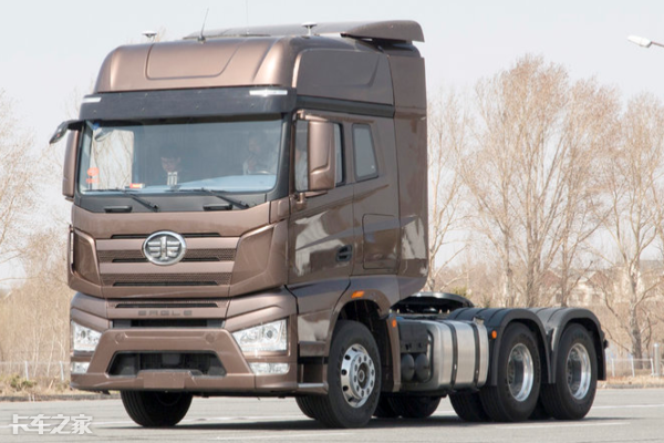 重卡——德龙x6000智能卡车代表车型——重汽汕德卡c7h欧曼est-a超级