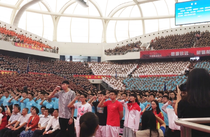 cba联赛哪个球员学历最高(中国篮球巨星真实学历如何？不上大学是常态，阿联是唯一学霸)