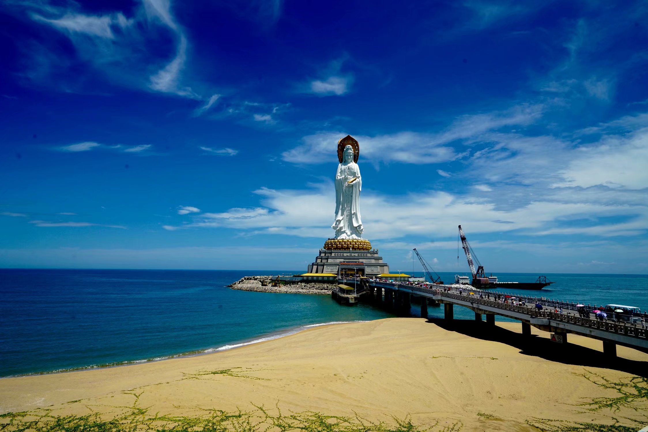 南海观音在哪里(去三亚看世界最高观音:南海观音)_十大足球直播推荐