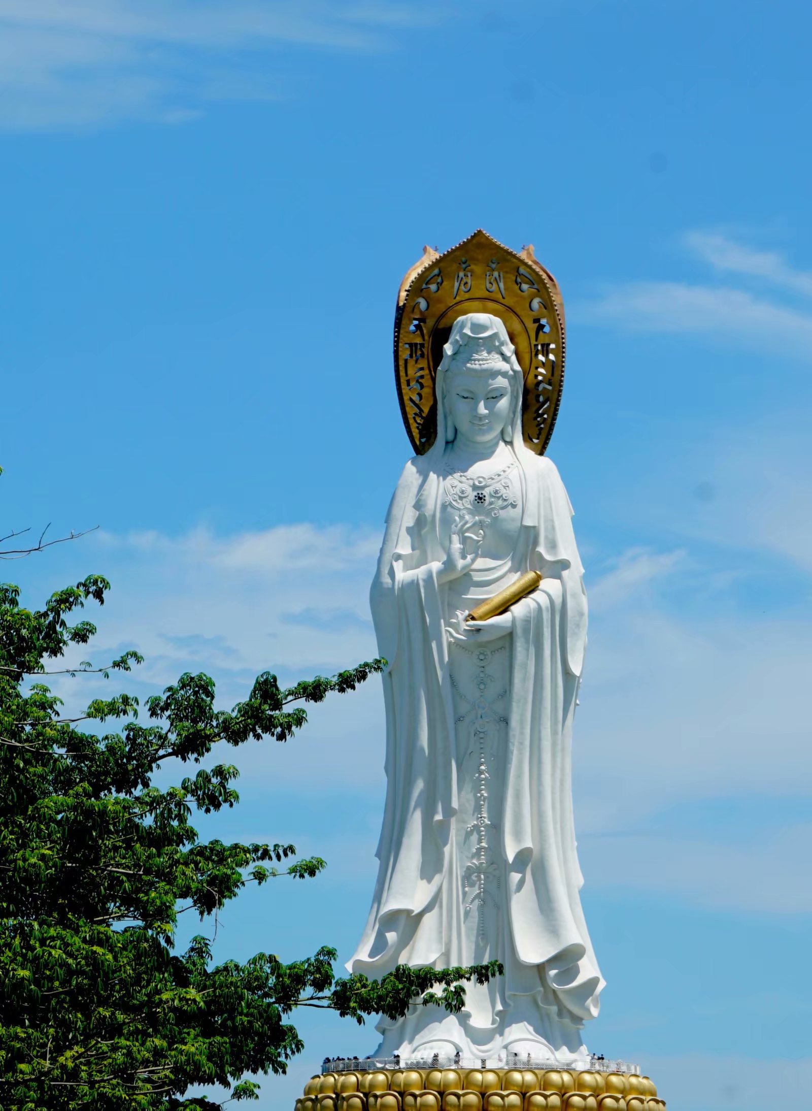 南海观音在哪里(去三亚看世界最高观音:南海观音)
