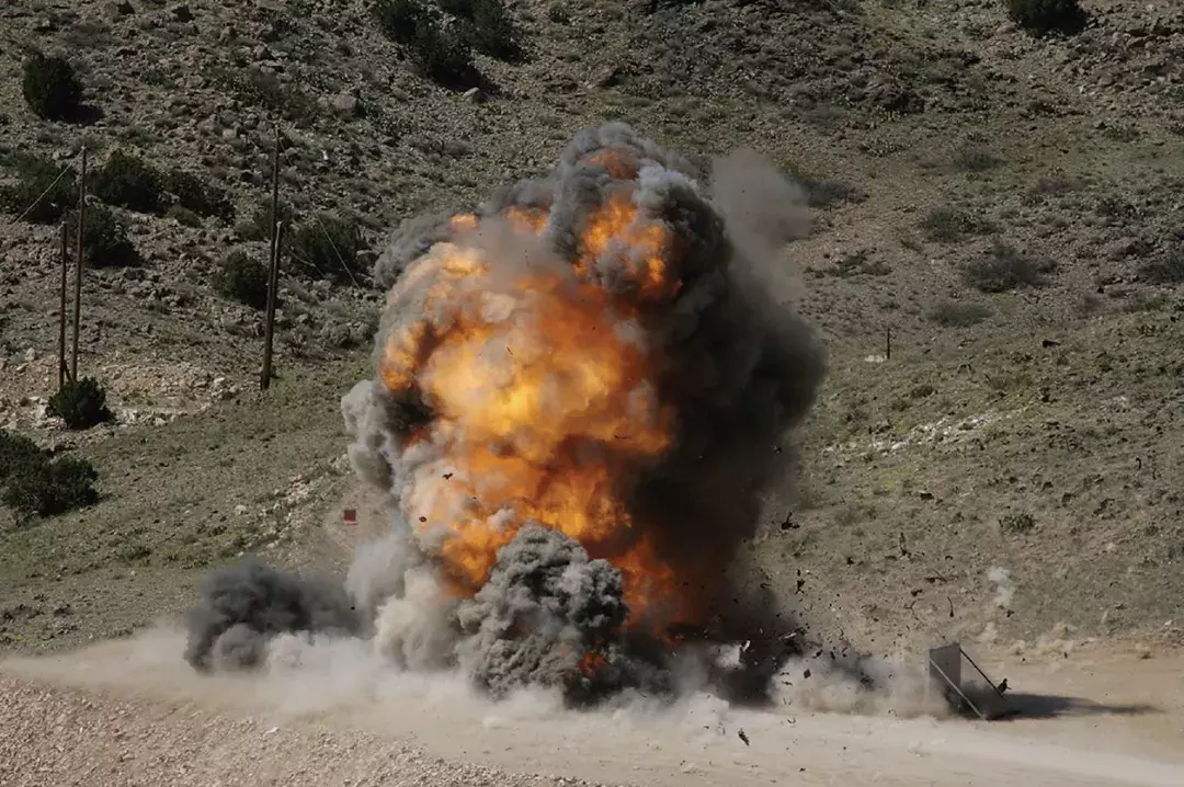 幼儿园突发爆炸，嫌疑人却如人间蒸发一般消失了