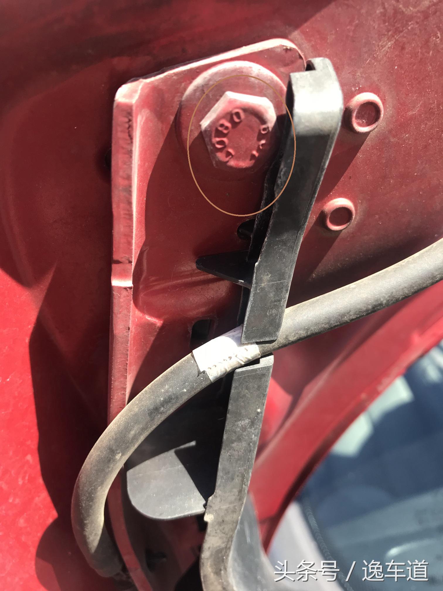 谁说平民没钱就不能买敞篷跑车，他只花了十三万就圆了跑车敞篷梦