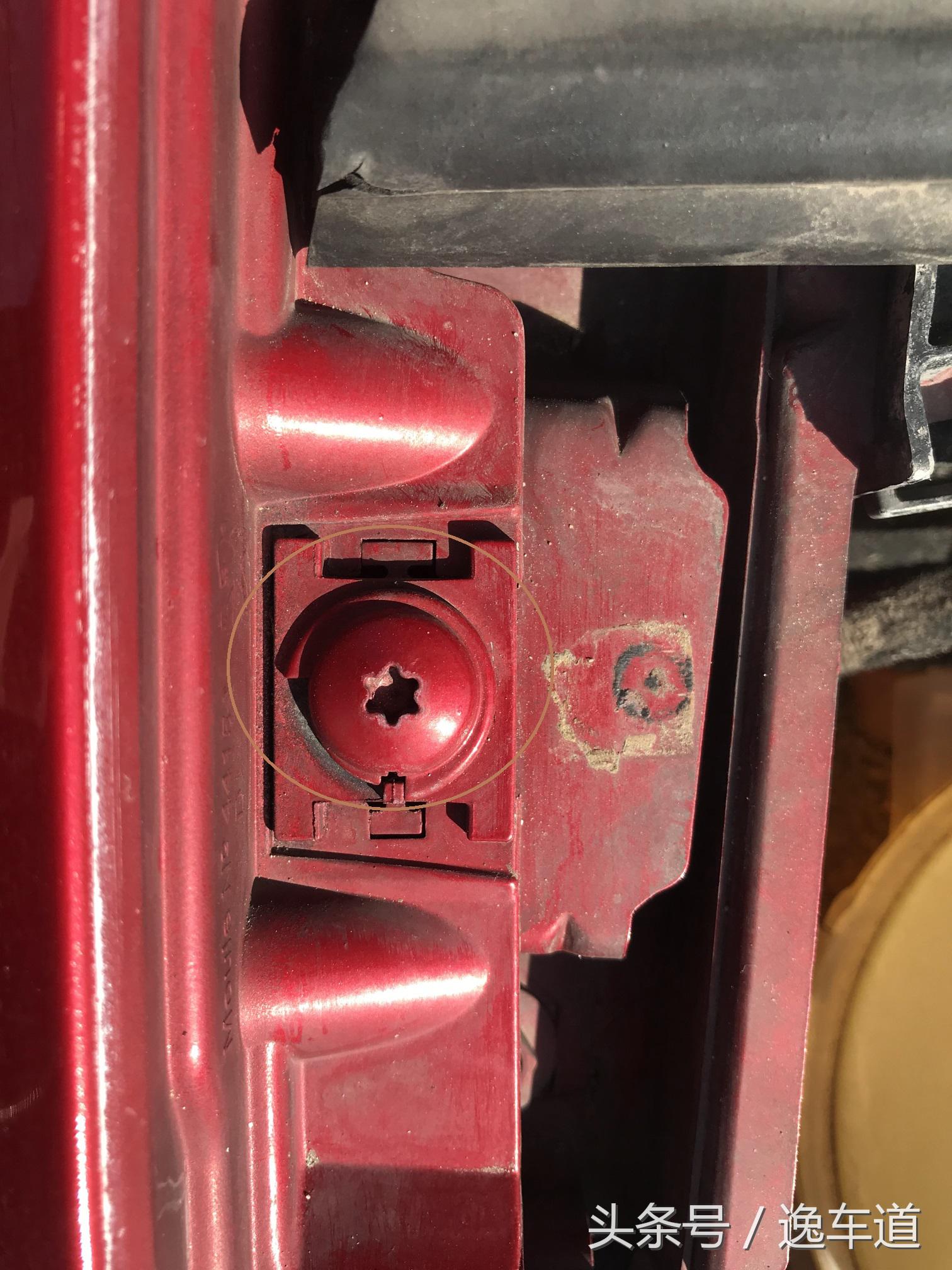 谁说平民没钱就不能买敞篷跑车，他只花了十三万就圆了跑车敞篷梦