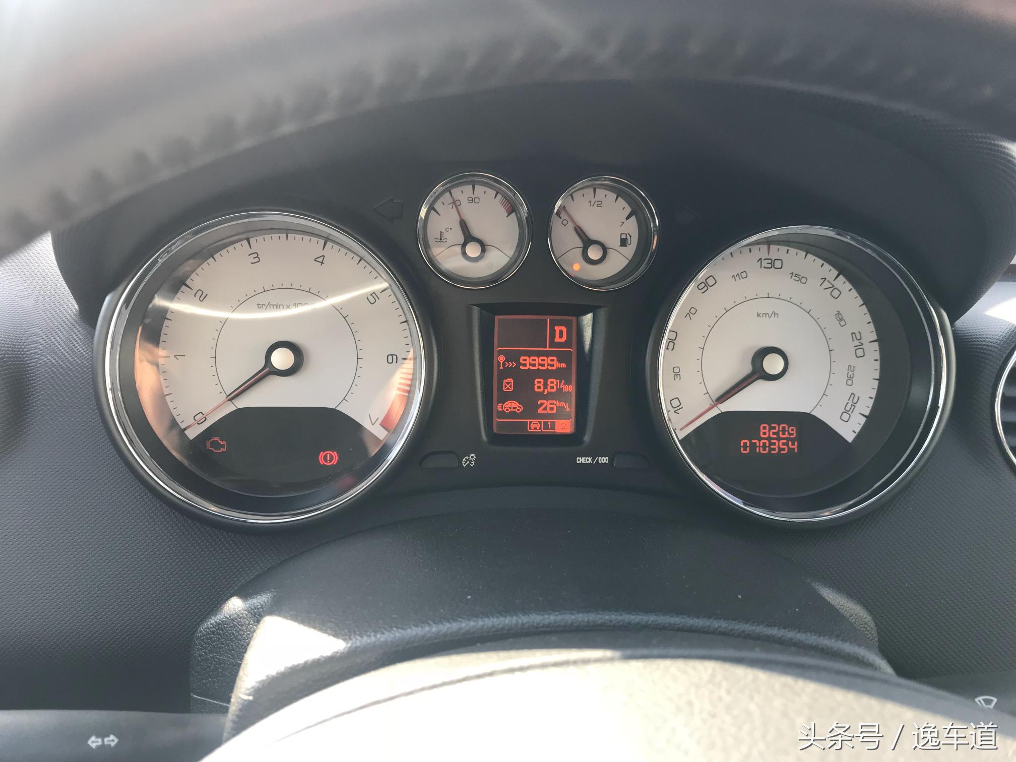 谁说平民没钱就不能买敞篷跑车，他只花了十三万就圆了跑车敞篷梦