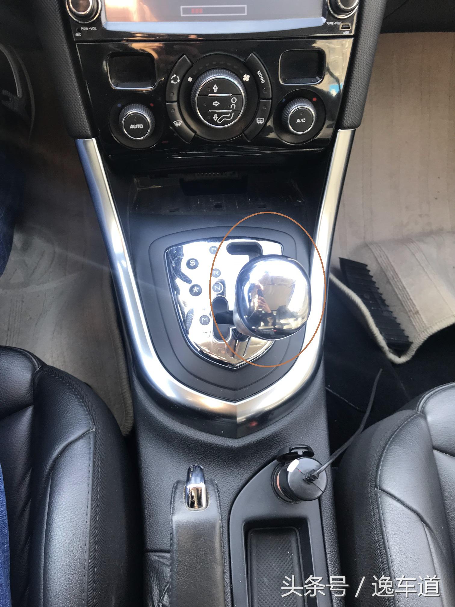 谁说平民没钱就不能买敞篷跑车，他只花了十三万就圆了跑车敞篷梦