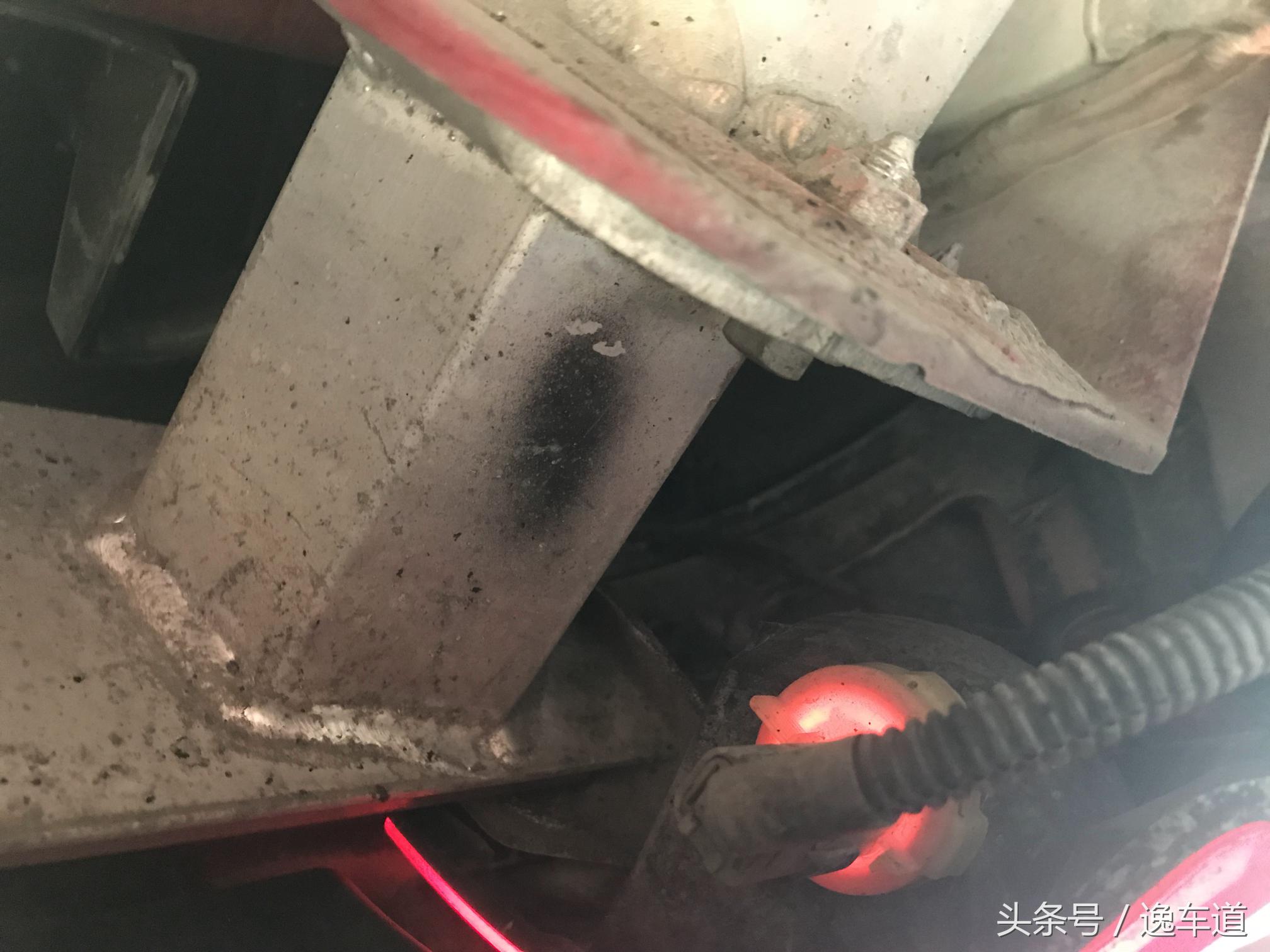 谁说平民没钱就不能买敞篷跑车，他只花了十三万就圆了跑车敞篷梦