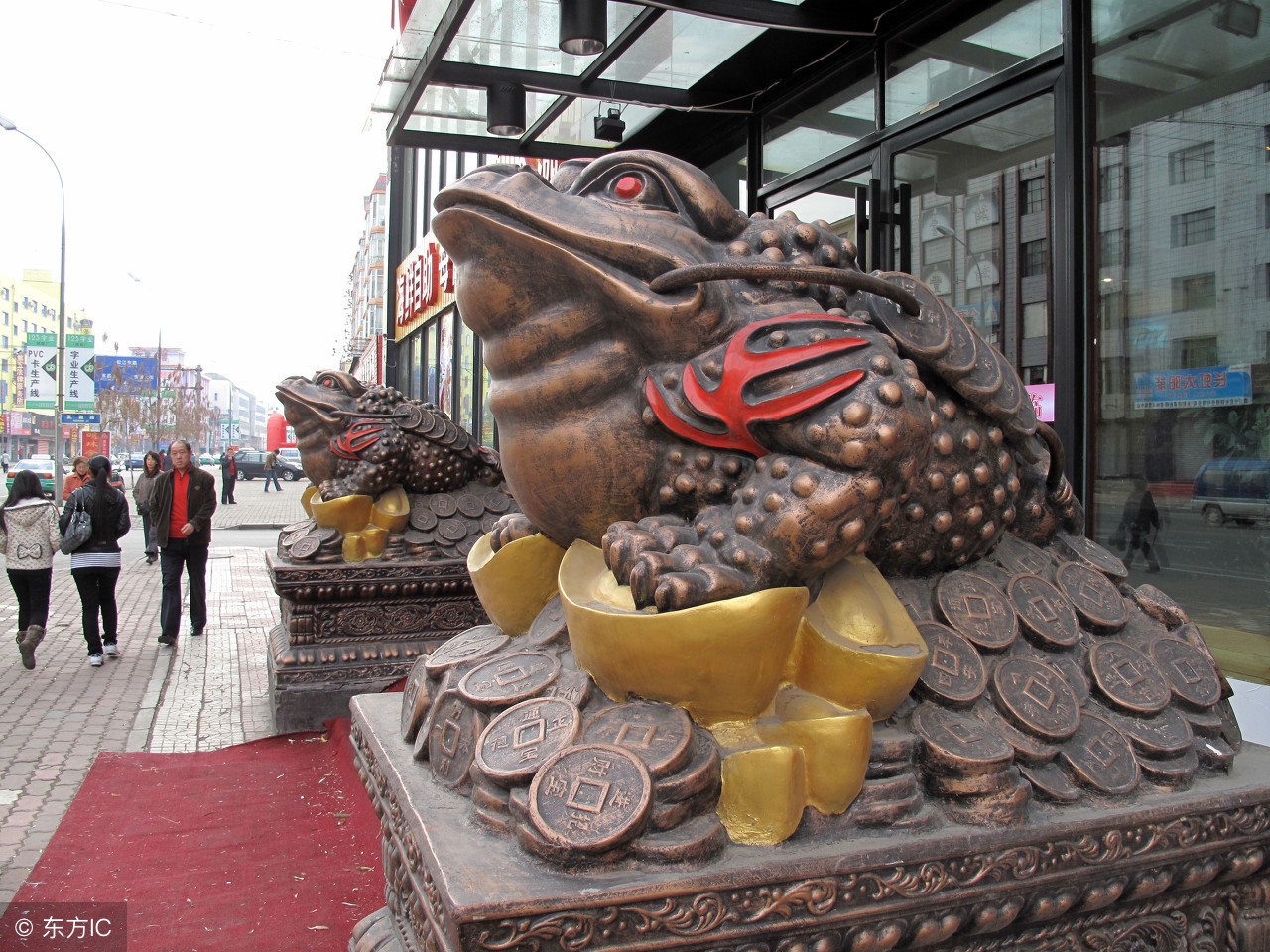 搬家摆件放什么好（搬新房风水有什么讲究）