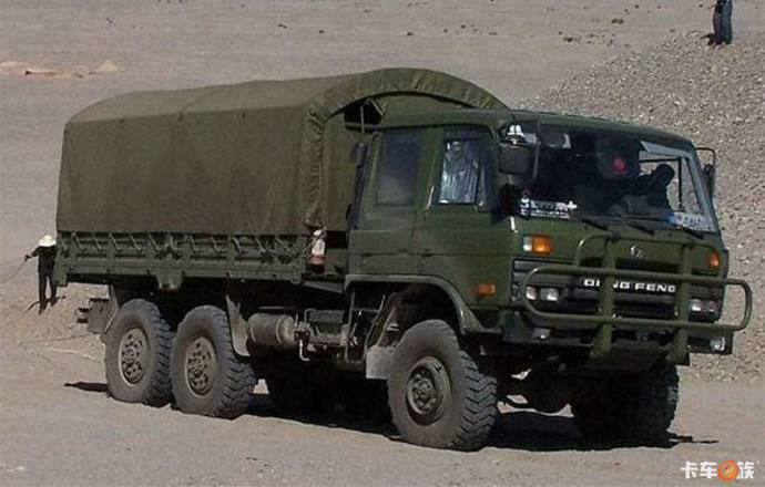 扬我国威:中国军卡发展至今已三代 你见过其中的几个?