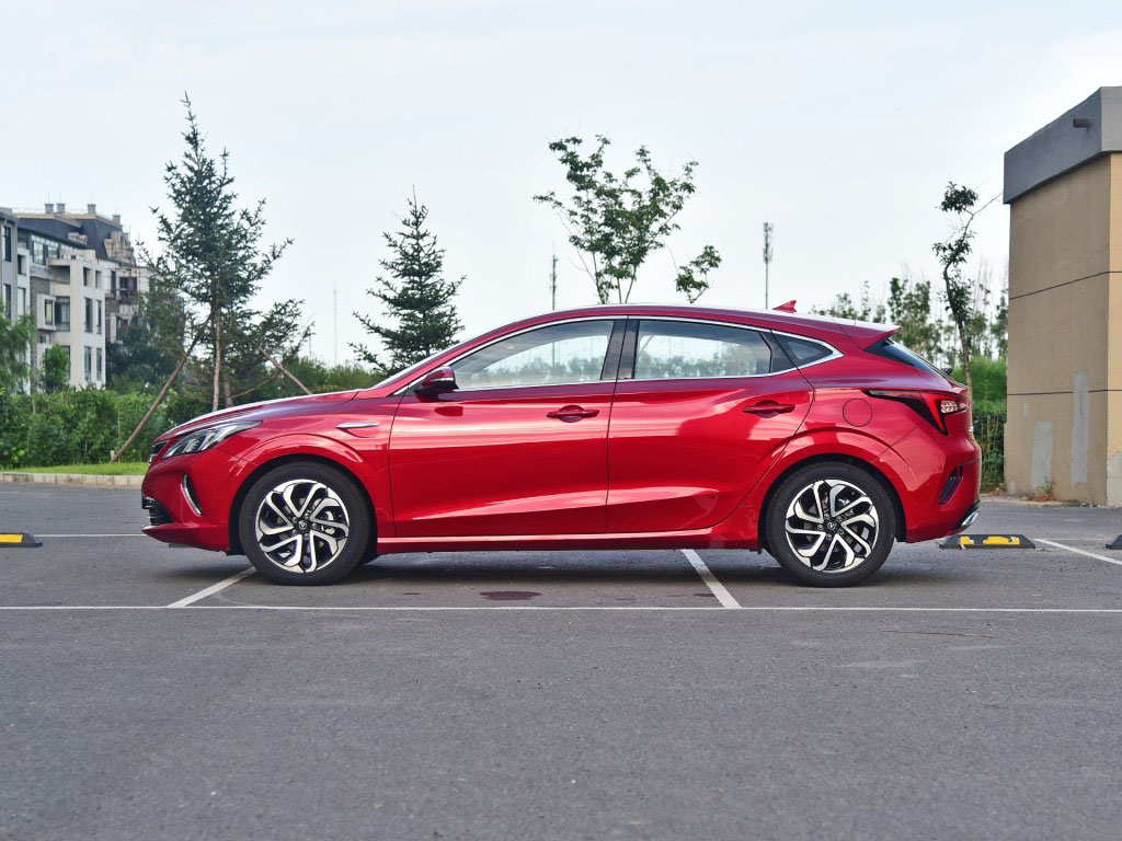 最美两厢车,第二代长安逸动xt