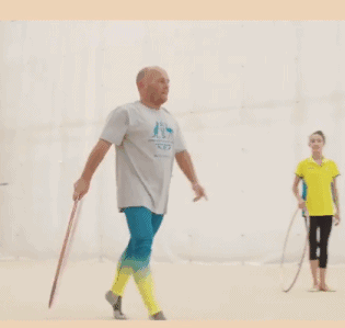 43岁澳洲糙汉老爸这次为女儿豁出去了，现实反差太太太太太萌了！