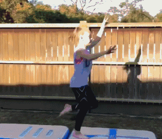 43岁澳洲糙汉老爸这次为女儿豁出去了，现实反差太太太太太萌了！