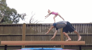 43岁澳洲糙汉老爸这次为女儿豁出去了，现实反差太太太太太萌了！