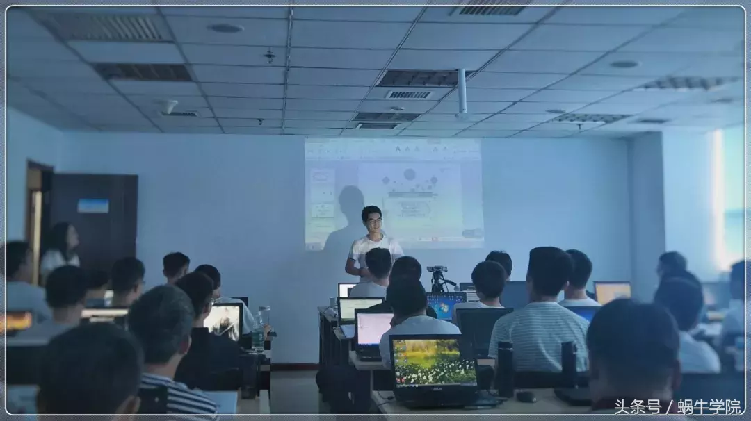蜗牛学院西安校区再开新班，这次我们坐满了整个教室~