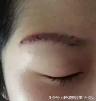 来欣赏一下万元级别定制的半永久眉毛!