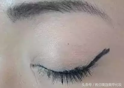 来欣赏一下万元级别定制的半永久眉毛!