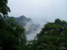 青城山中国四大道教名山之一，古称“洞天福地”“神仙都会”