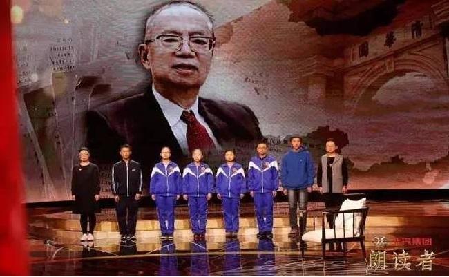 六旬教授在美教书三年携20万毅然回国，辞世前捐1500万为寒门子弟